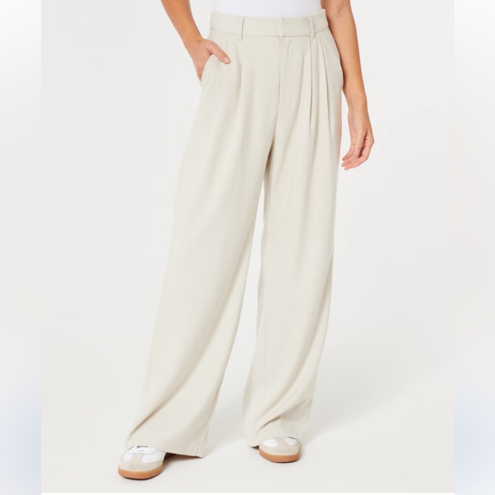 NWT Hollister Livvy Ultra High-Rise Wide-Leg Pants
